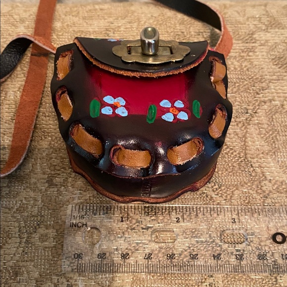 Vintage Tooled Mini Bag Leather Coin Purse - Picture 8 of 8